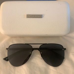 Aviator style sunglasses